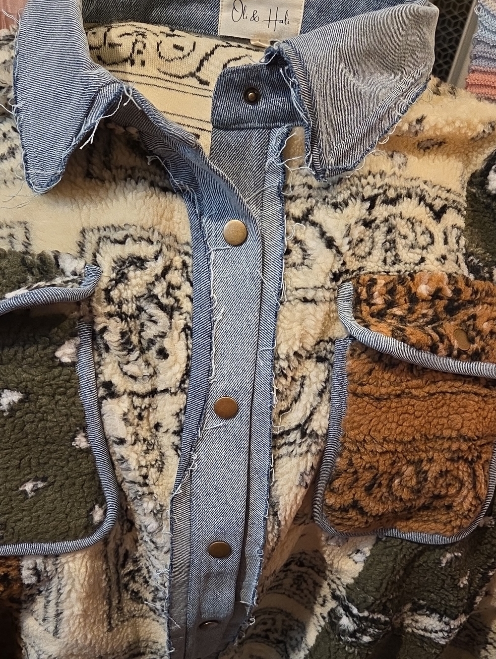 Oli & Hali New Bandana Print Sherpa Jacket - Picture 4 of 8
